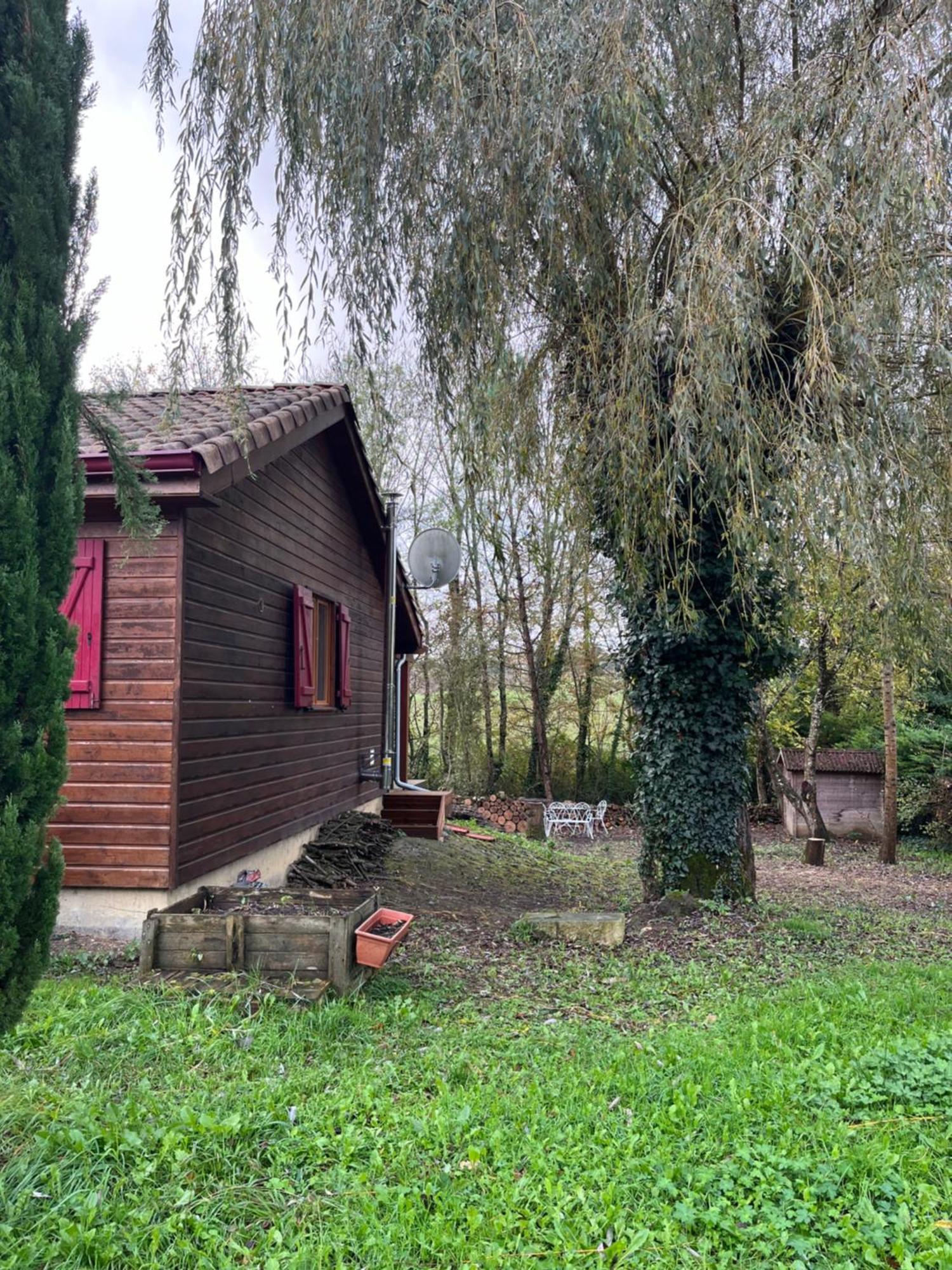 Chez Mamie Villa L'Isle Jourdain Bagian luar foto